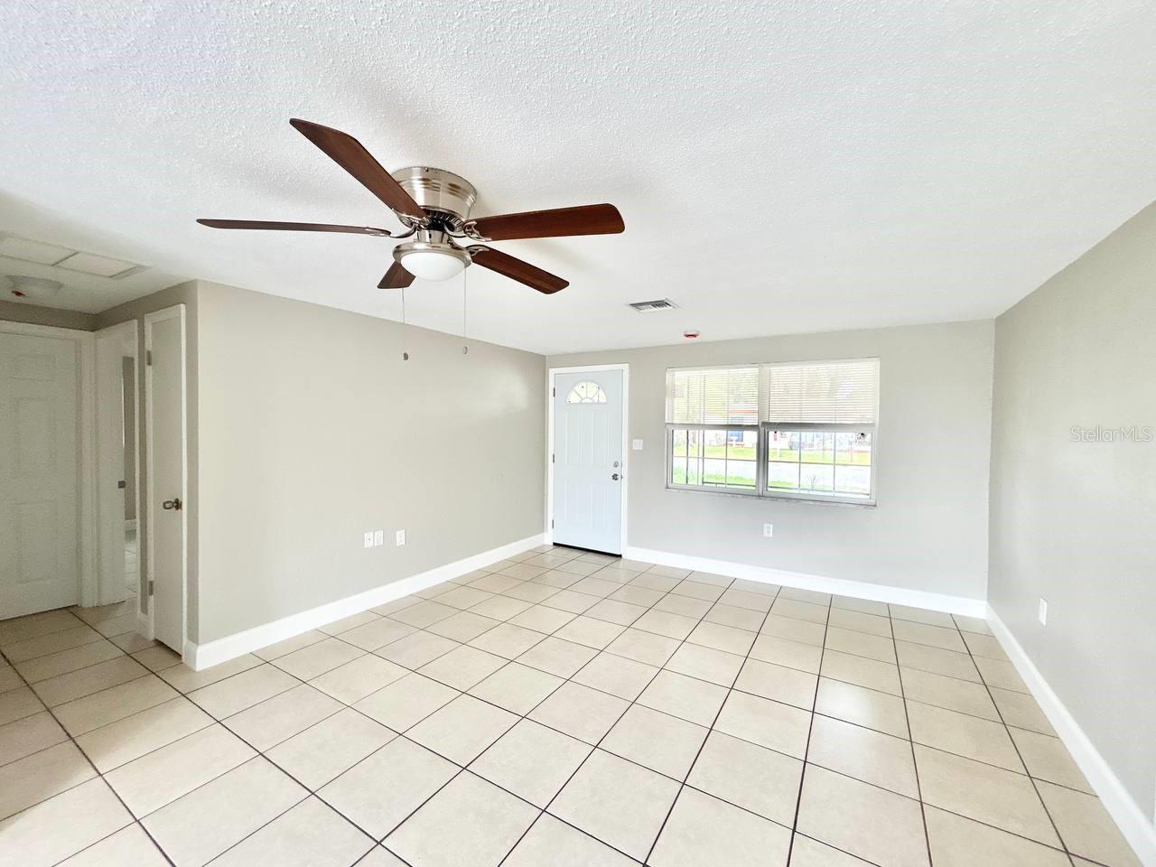 3323 Fairmount Dr Property Photo 6