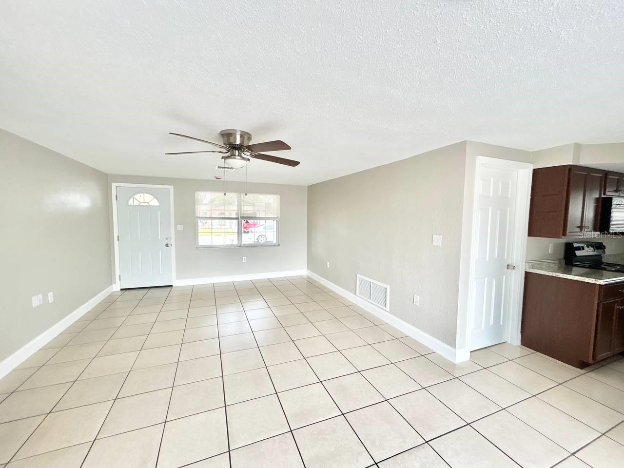 3323 Fairmount Dr Property Photo 7