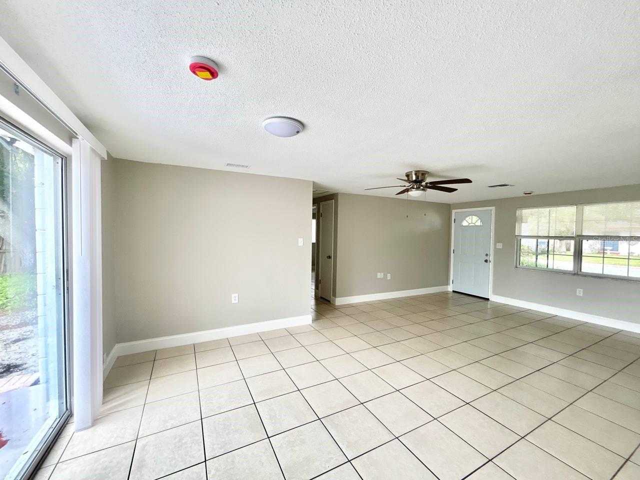 3323 Fairmount Dr Property Photo 8