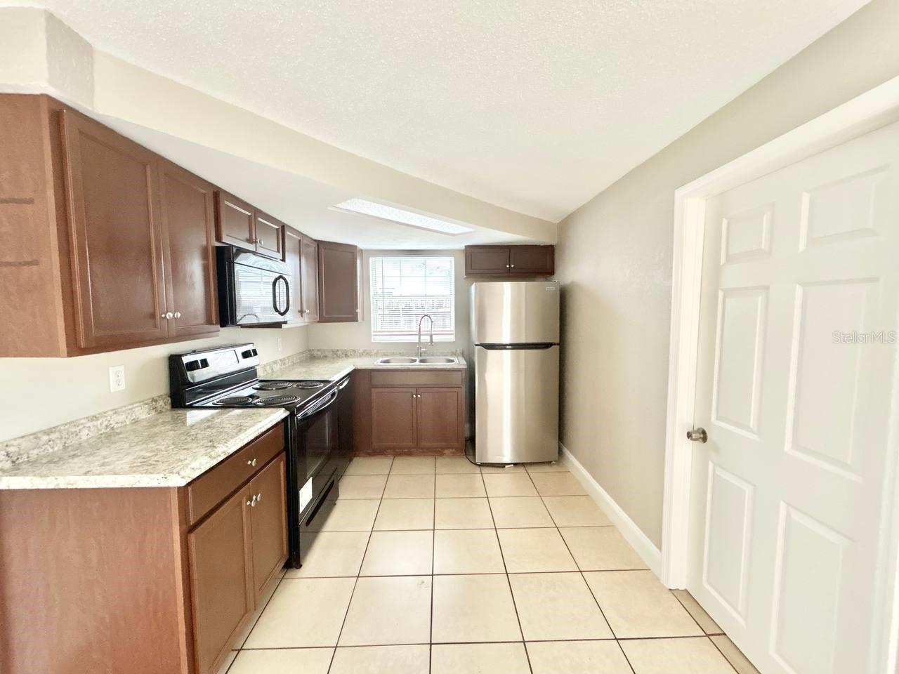 3323 Fairmount Dr Property Photo 10