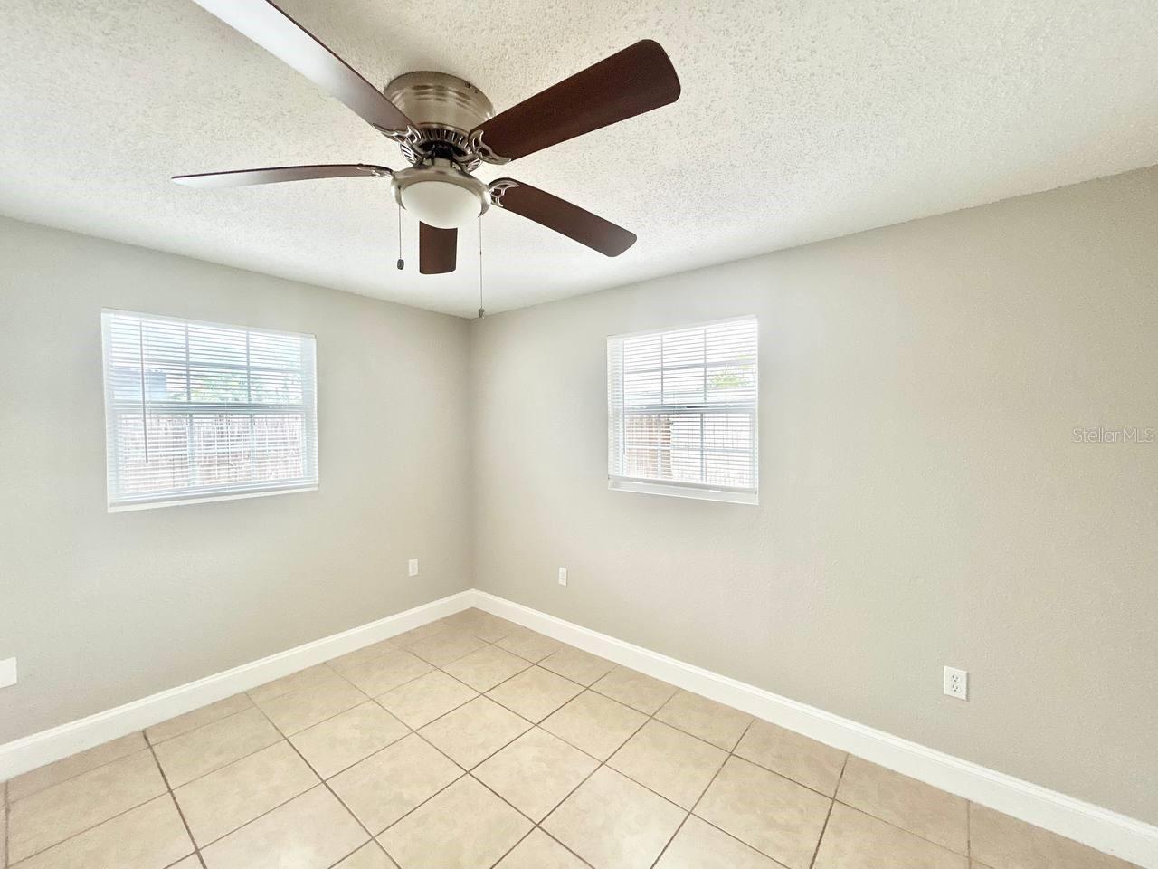 3323 Fairmount Dr Property Photo 12
