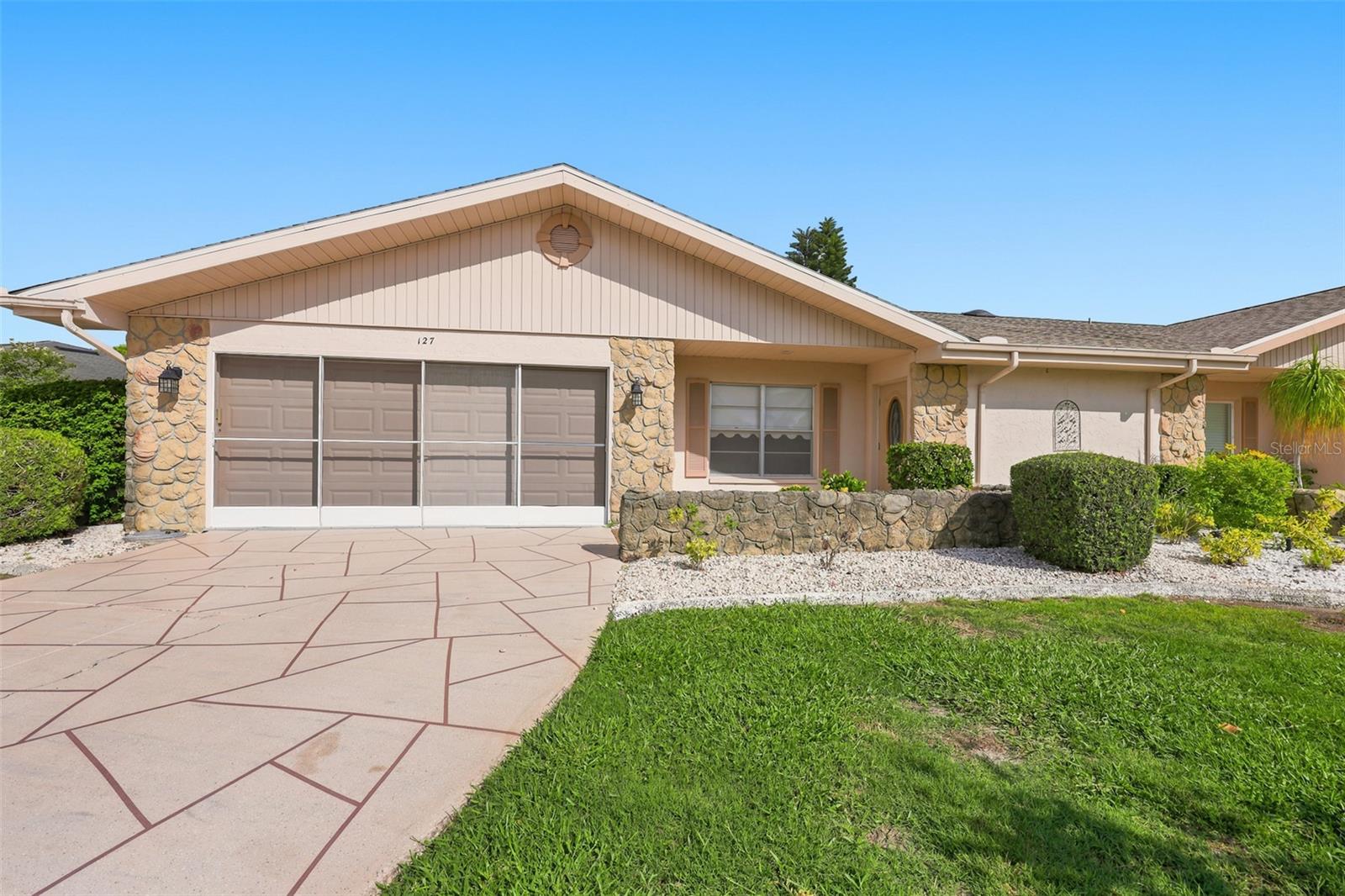 127 Wintersong Ln Property Photo 1