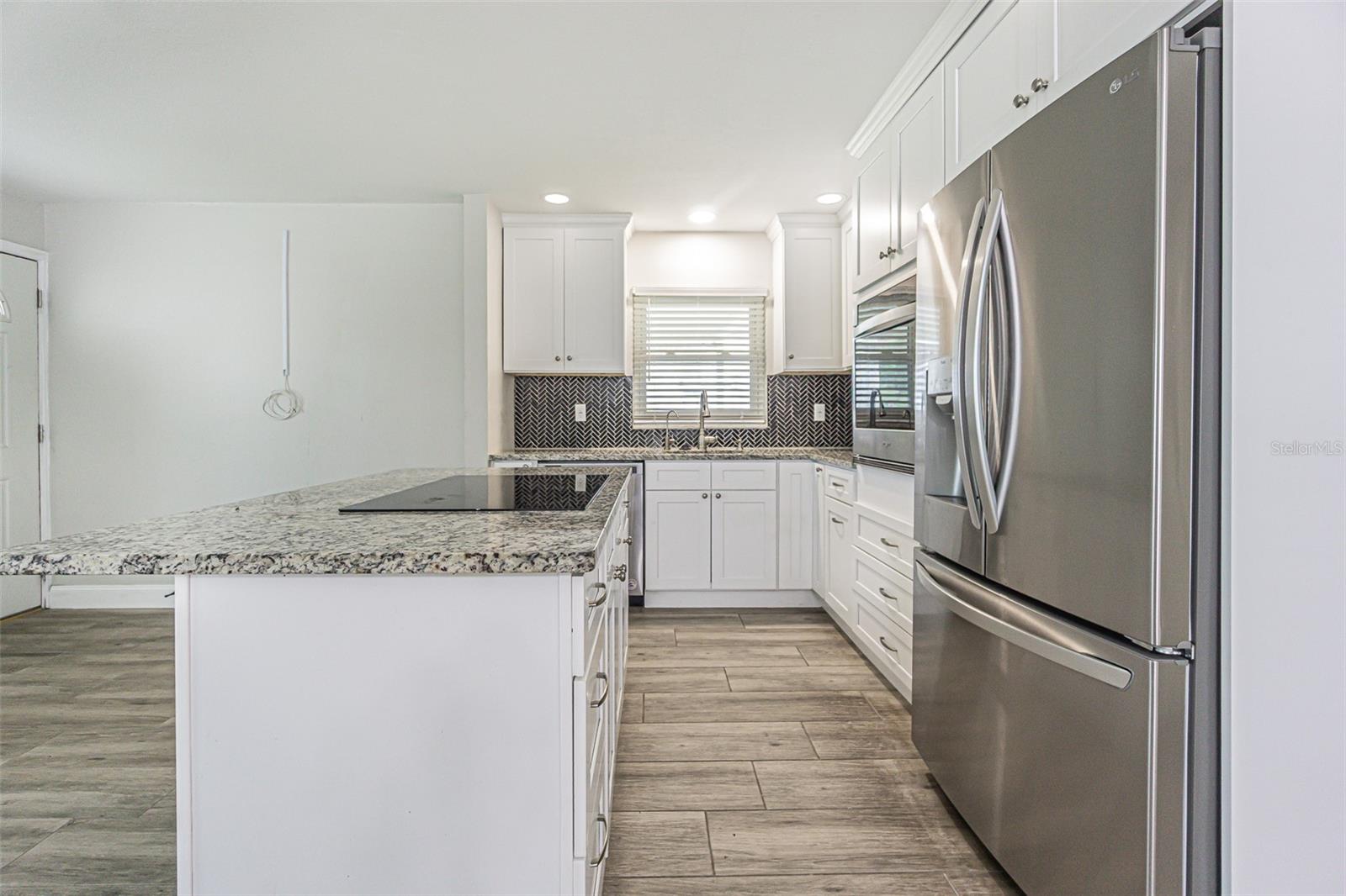 925 Cedarwood Ave Property Photo 11