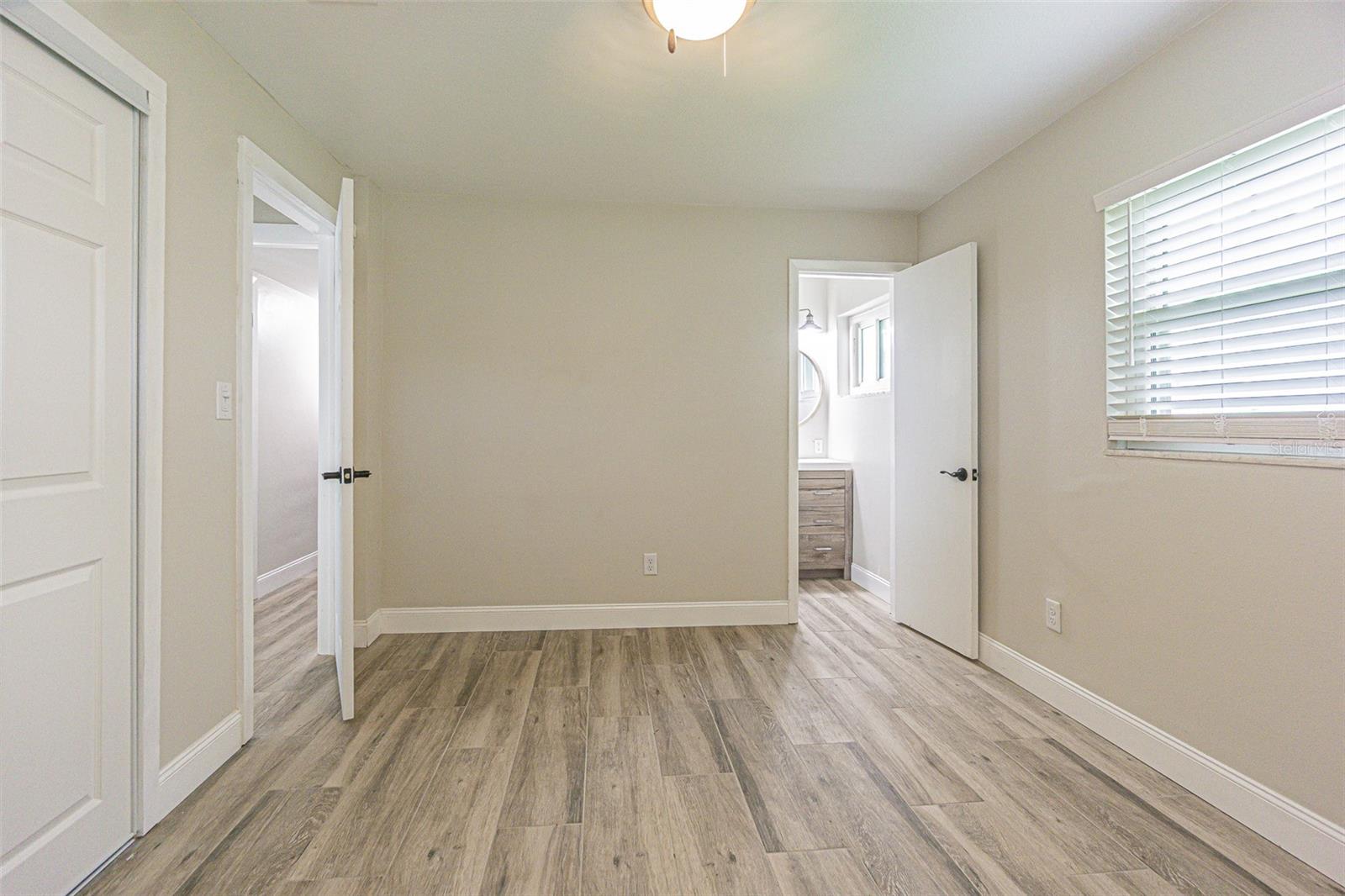 925 Cedarwood Ave Property Photo 12