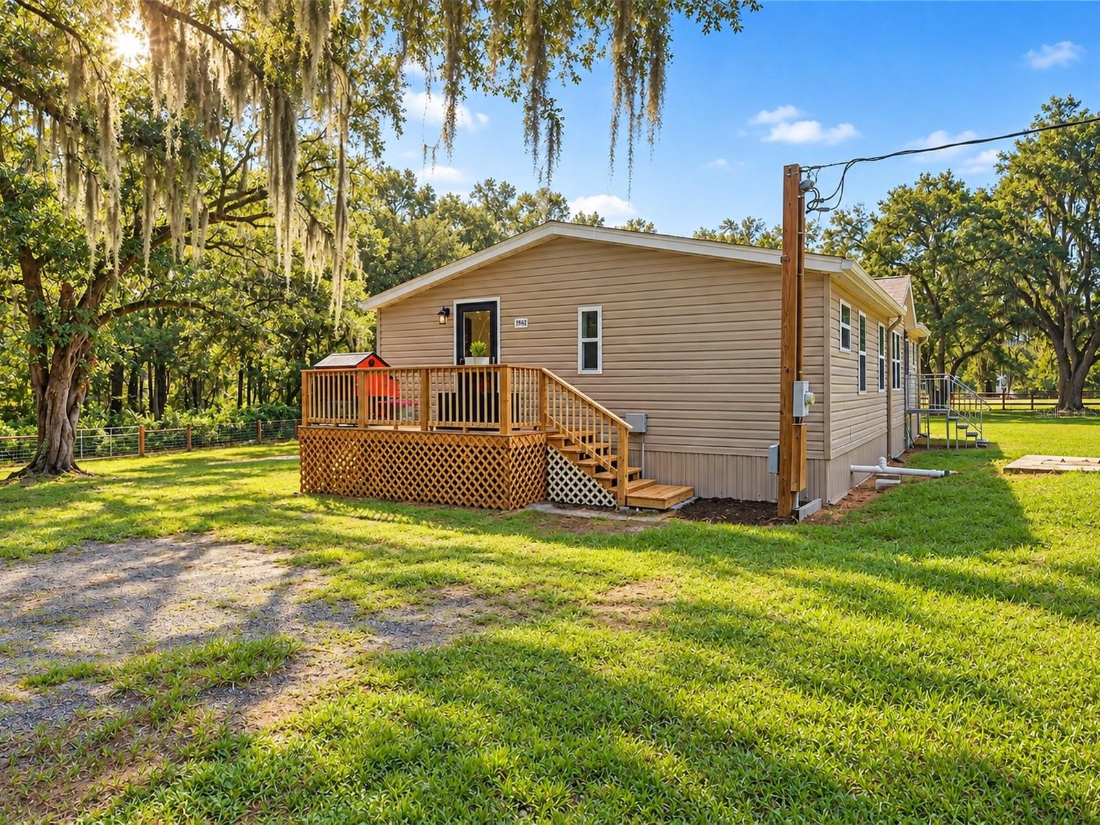3935 Ewell Rd Property Photo 3