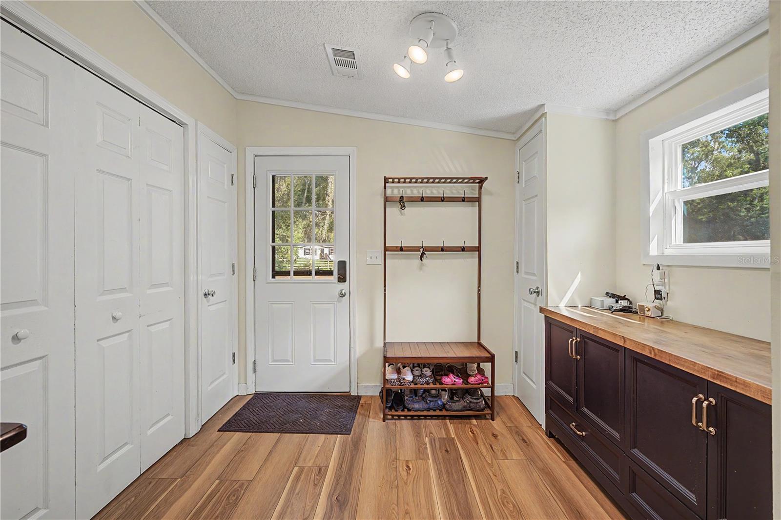 3935 Ewell Rd Property Photo 5