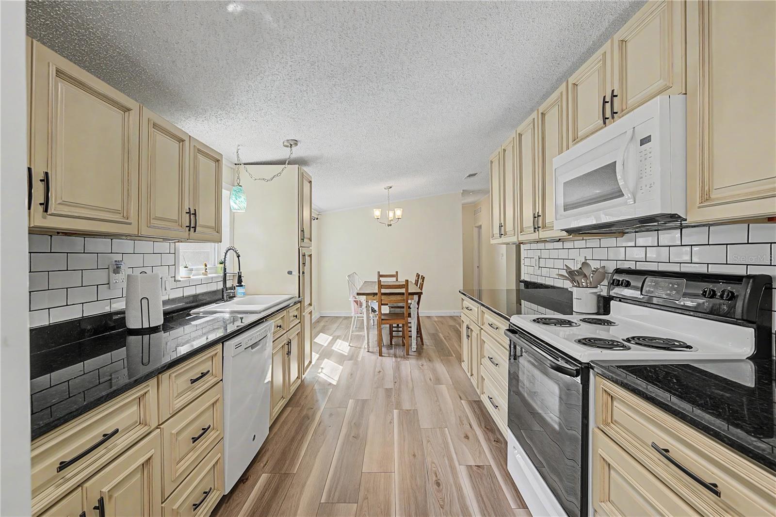 3935 Ewell Rd Property Photo 10