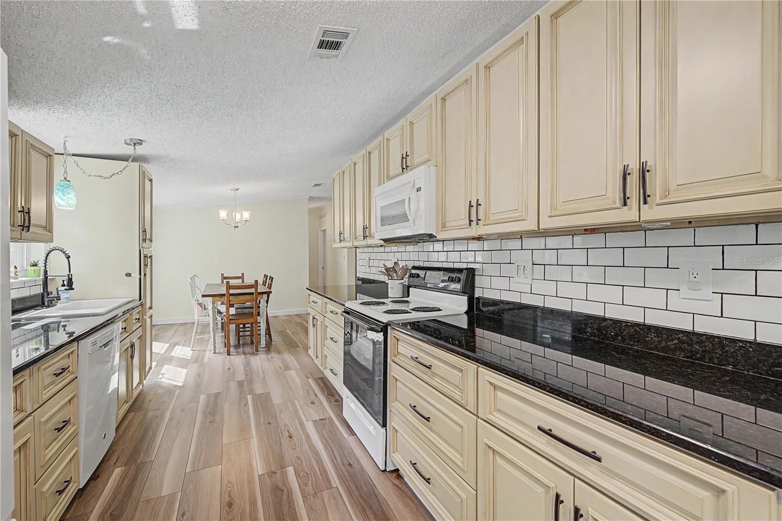 3935 Ewell Rd Property Photo 11