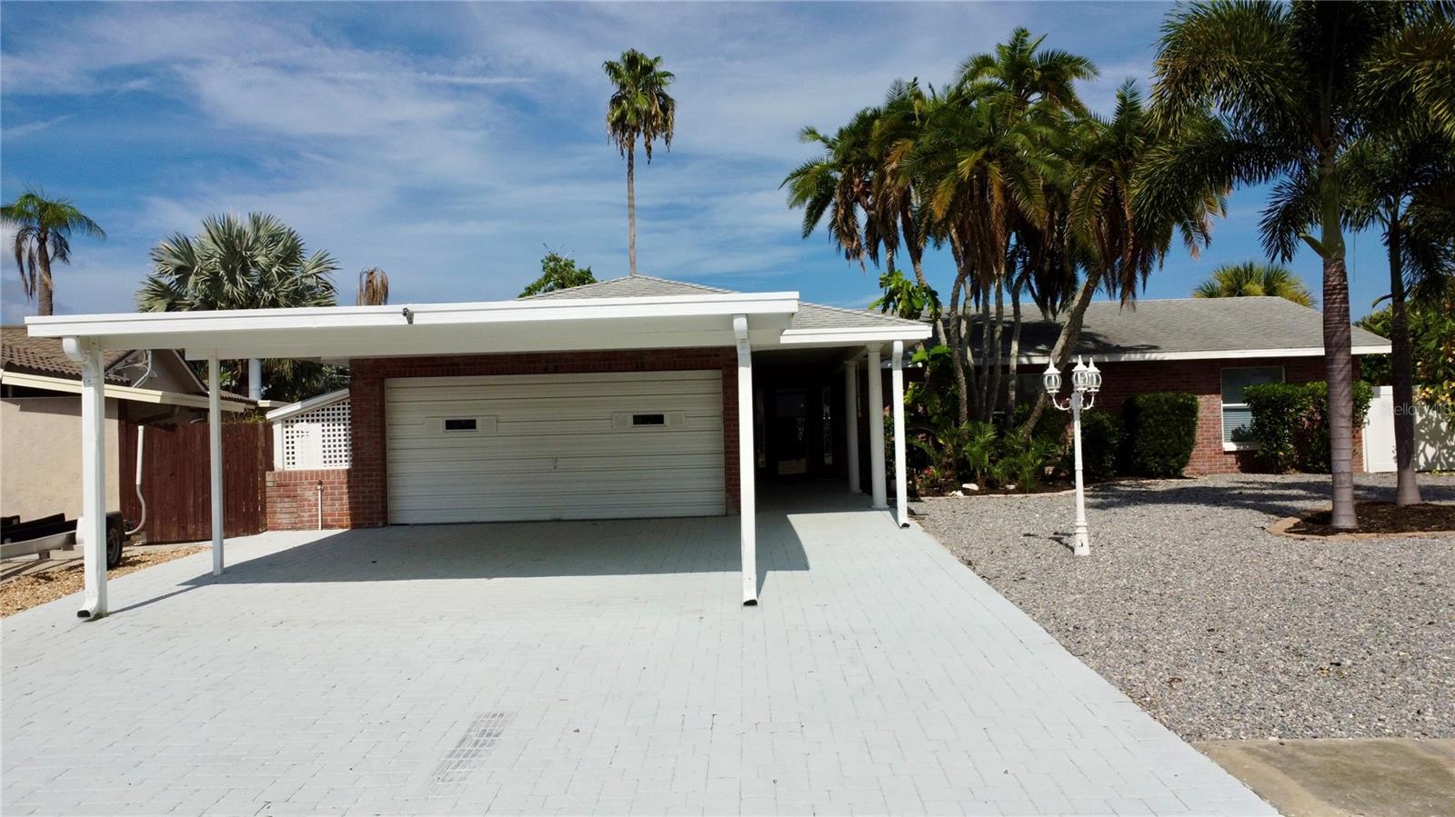 6512 King Palm Way Property Photo 1