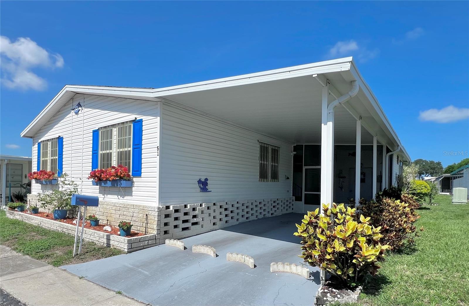 51 Pindo Palm St E Property Photo 8