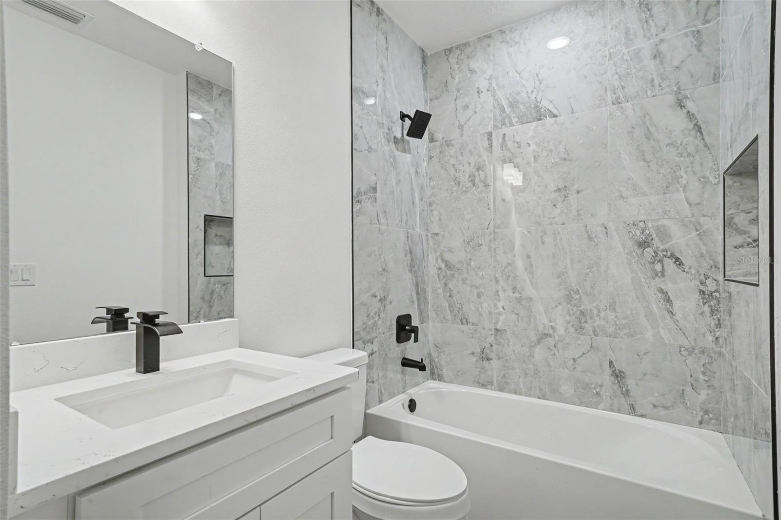 2922 W Perry Rd Property Photo 14