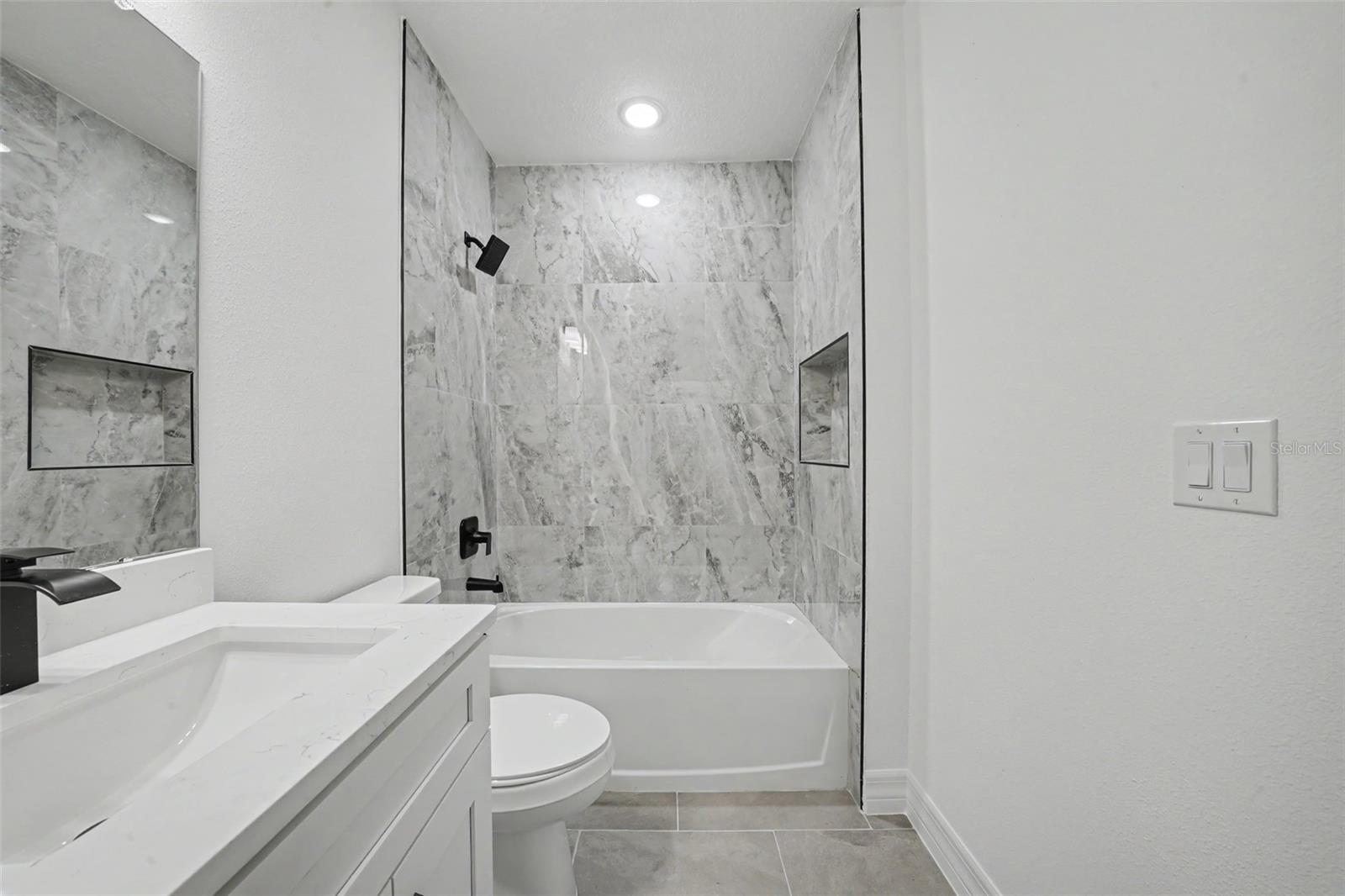 2922 W Perry Rd Property Photo 15