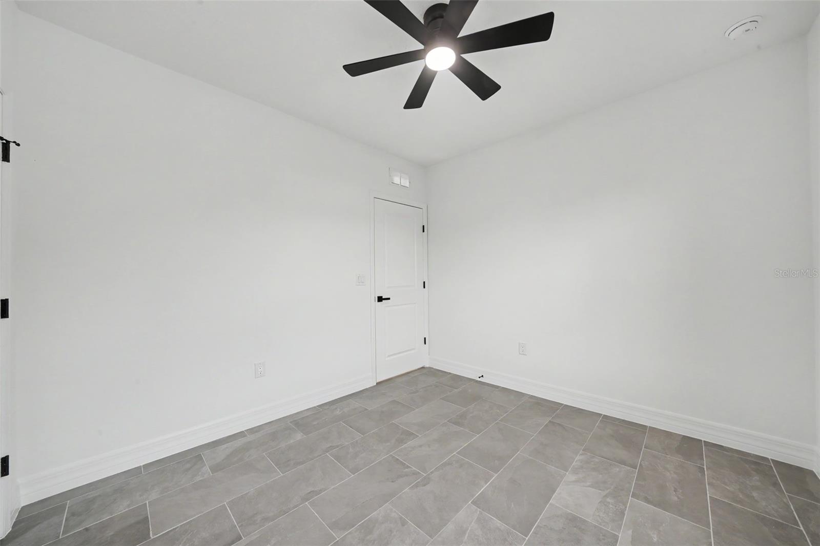 2922 W Perry Rd Property Photo 18