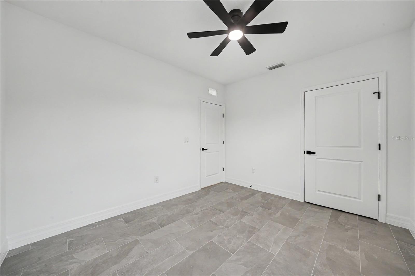 2922 W Perry Rd Property Photo 23