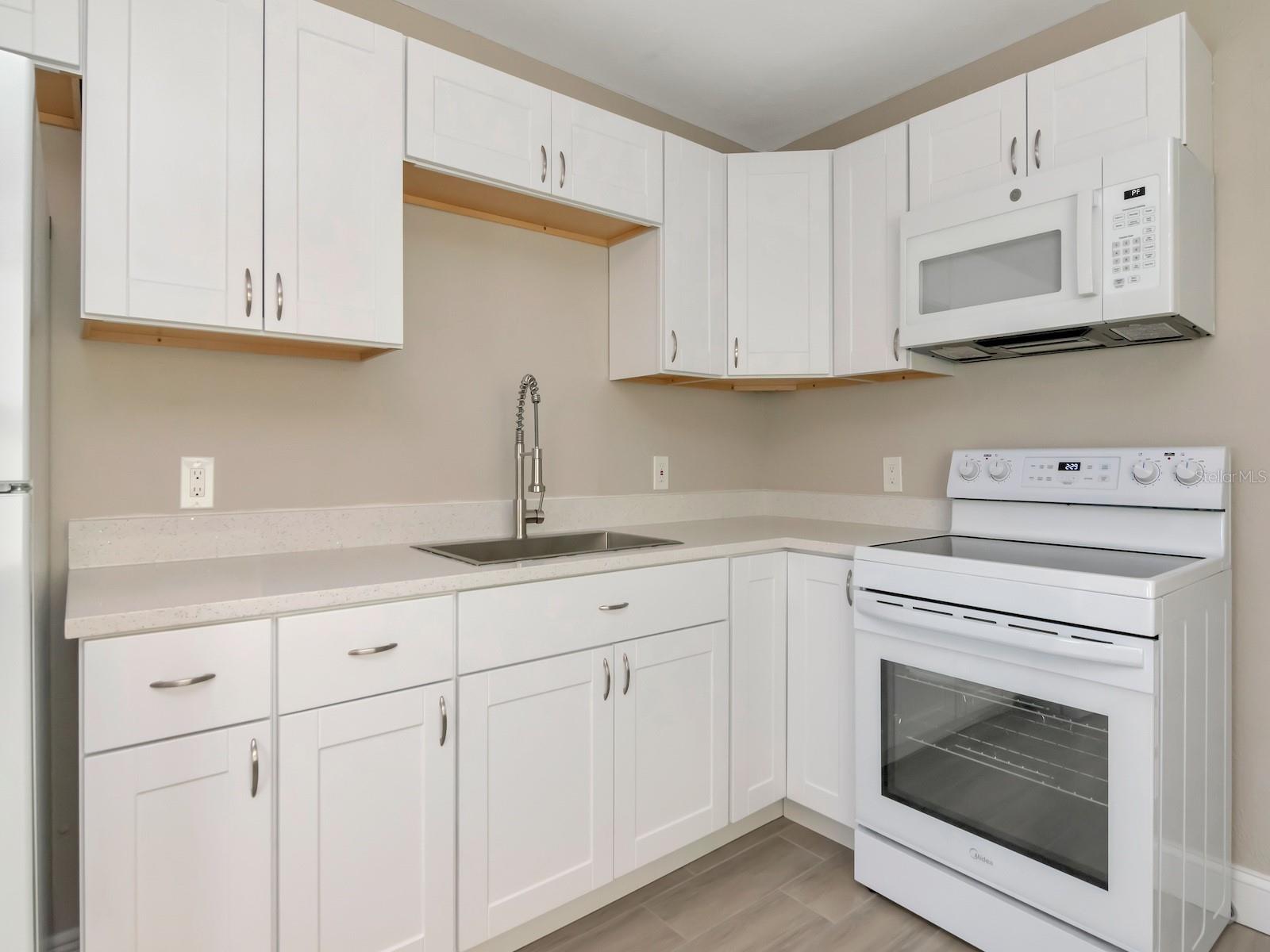 1207 62nd Ave E Property Photo 2