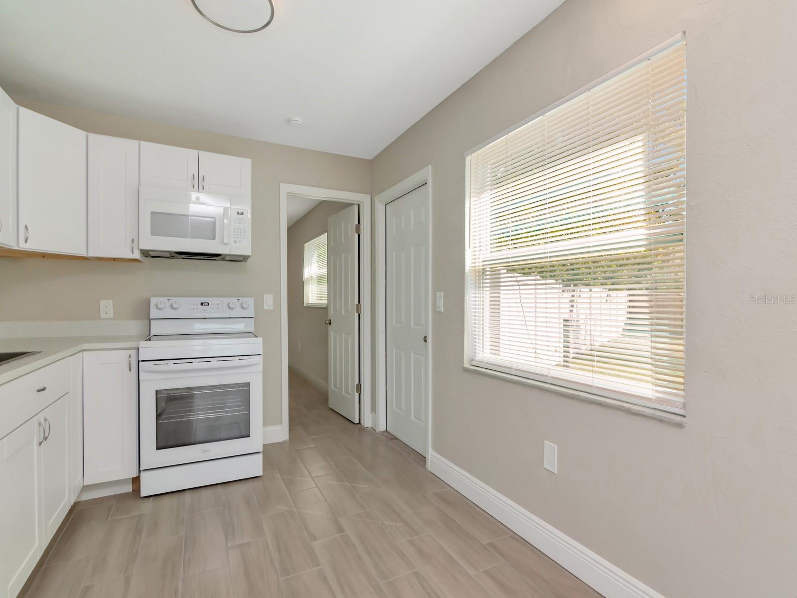 1207 62nd Ave E Property Photo 4