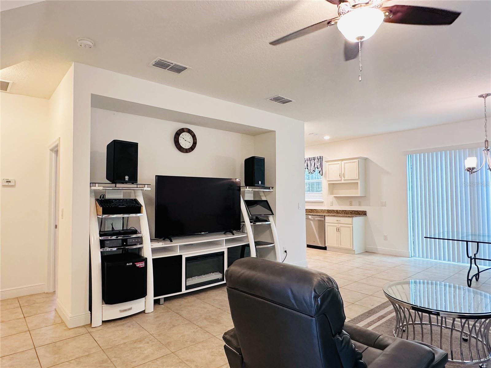 10132 Grand Oak Cir Property Photo 6