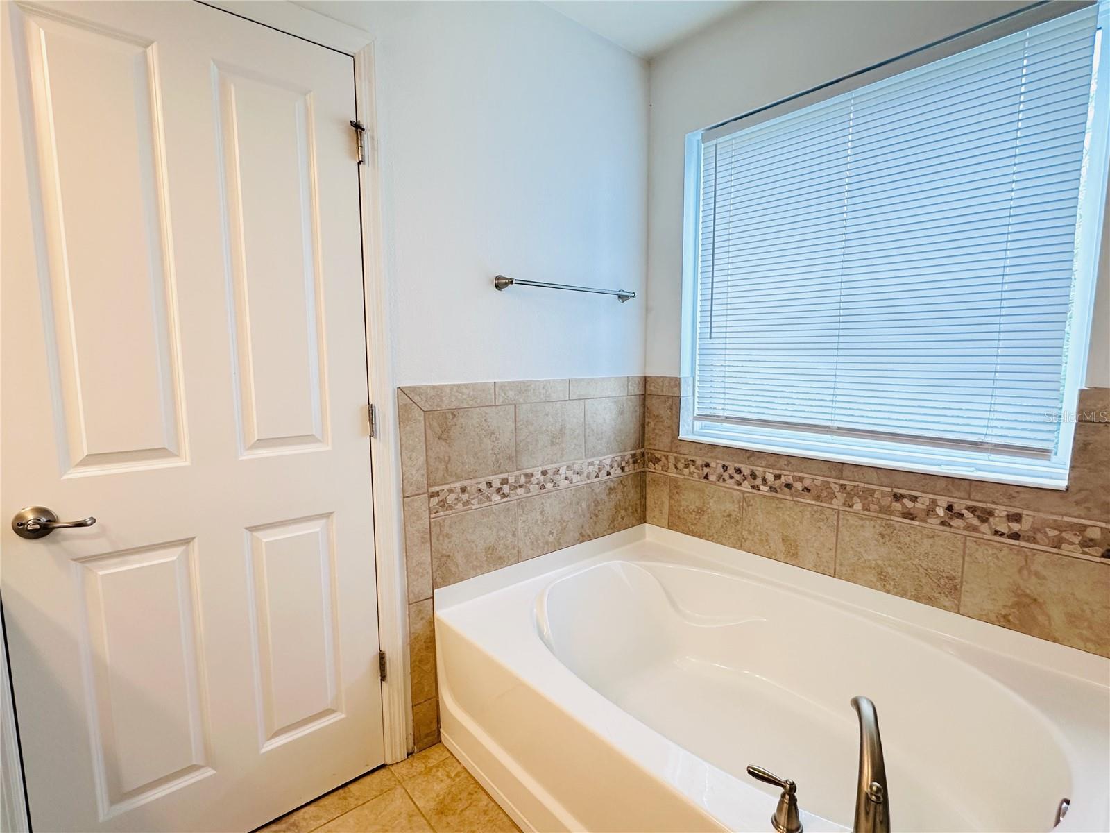10132 Grand Oak Cir Property Photo 37