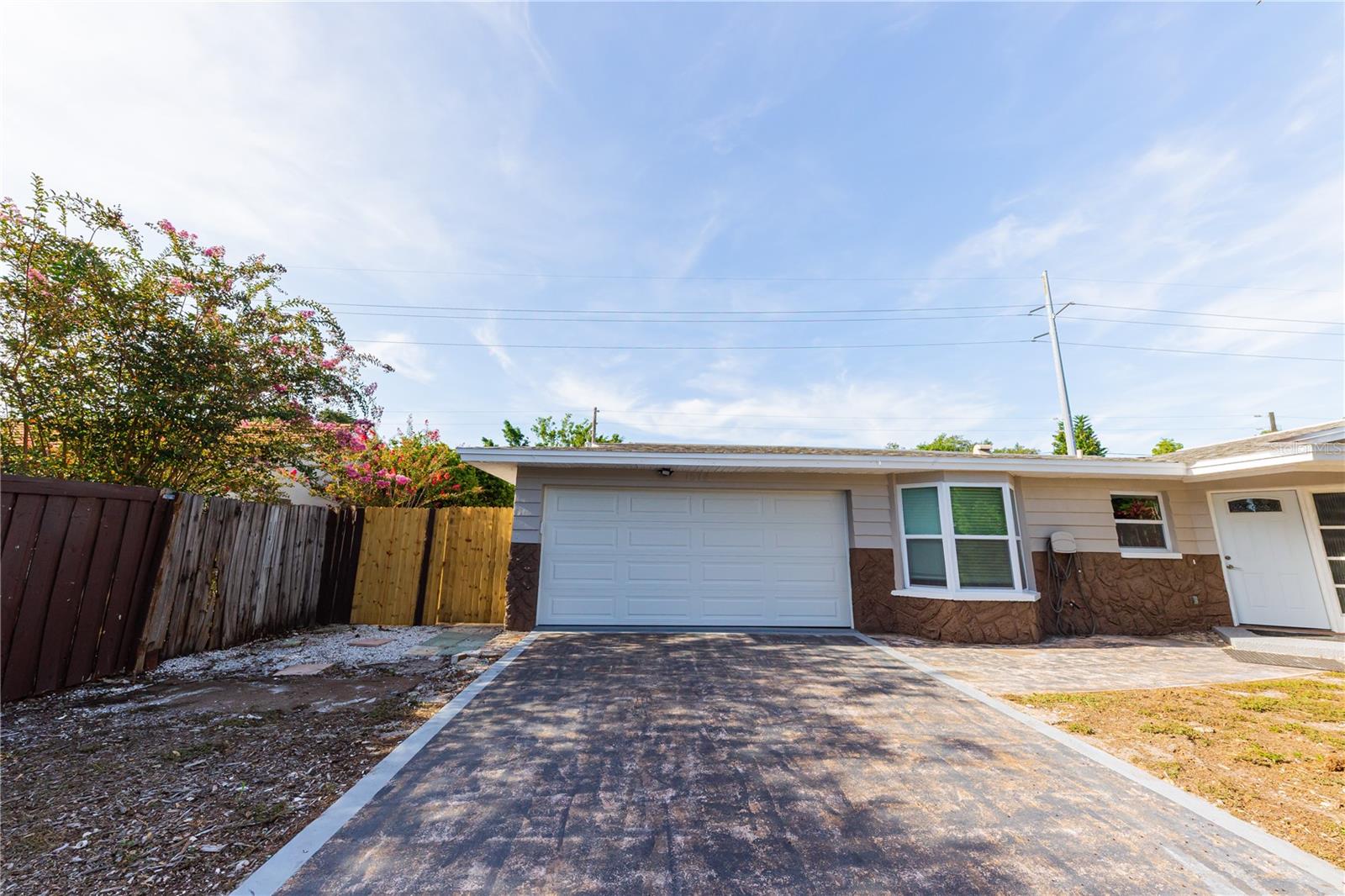 1574 SOUVENIR DR Property Photo 1