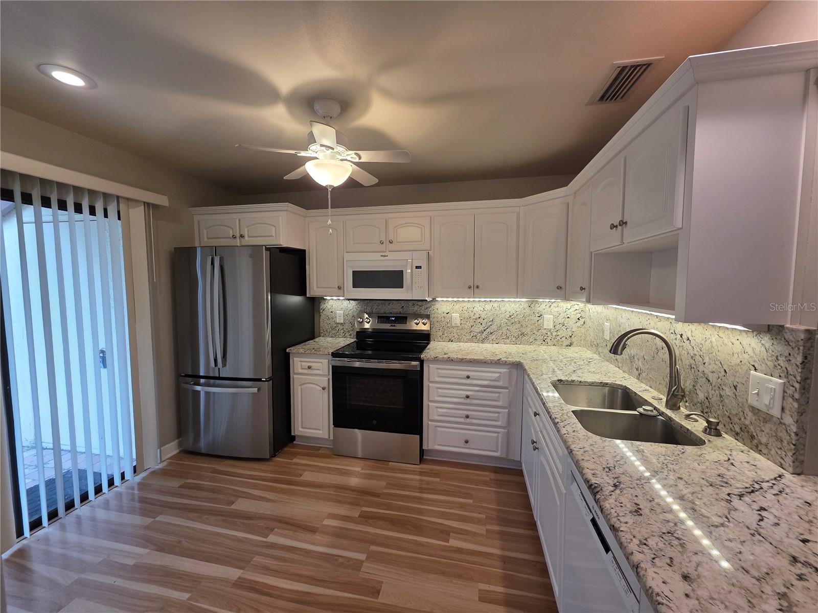 4045 Bluff Oak Ct Property Photo 6