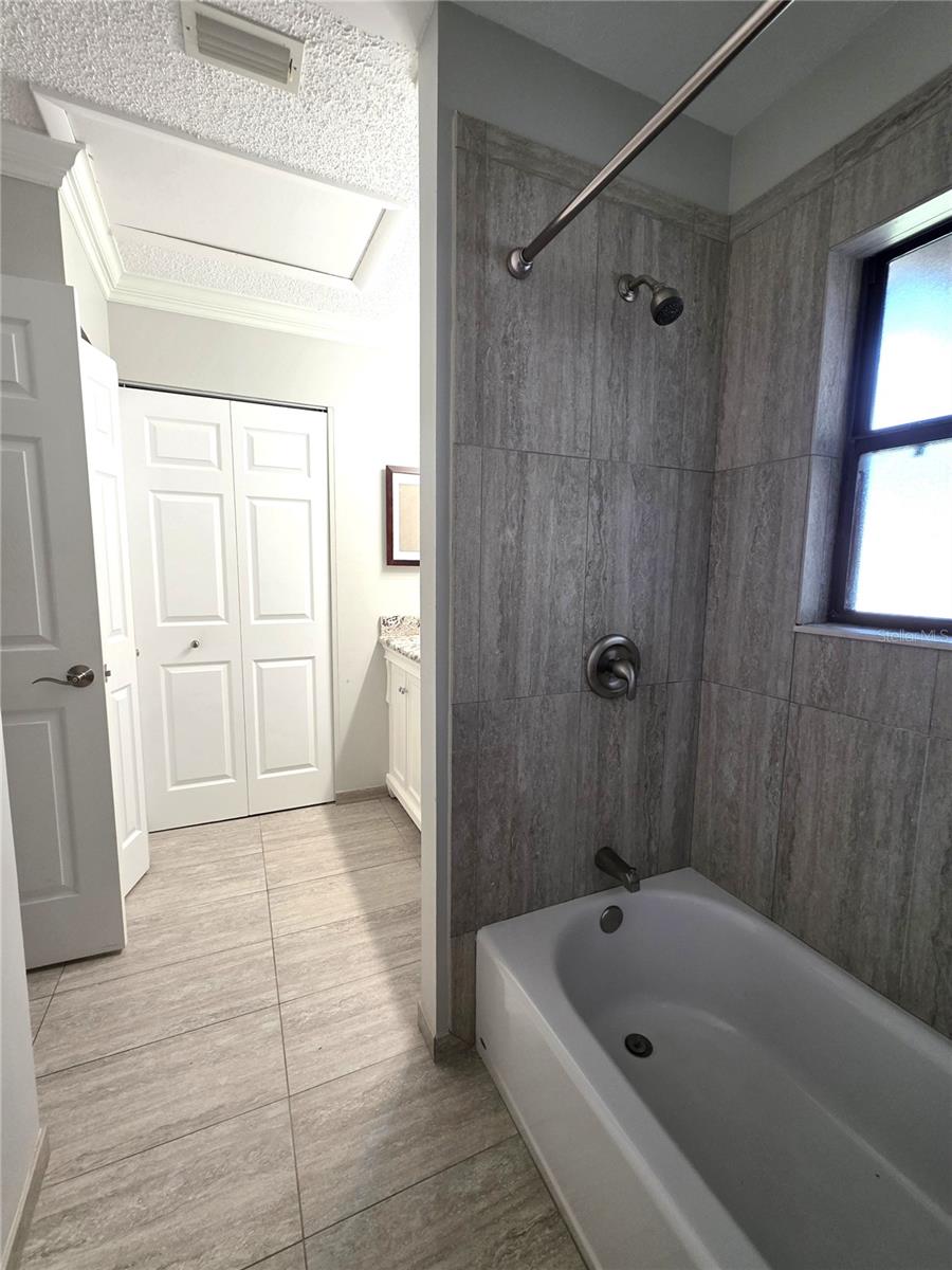 4045 Bluff Oak Ct Property Photo 20