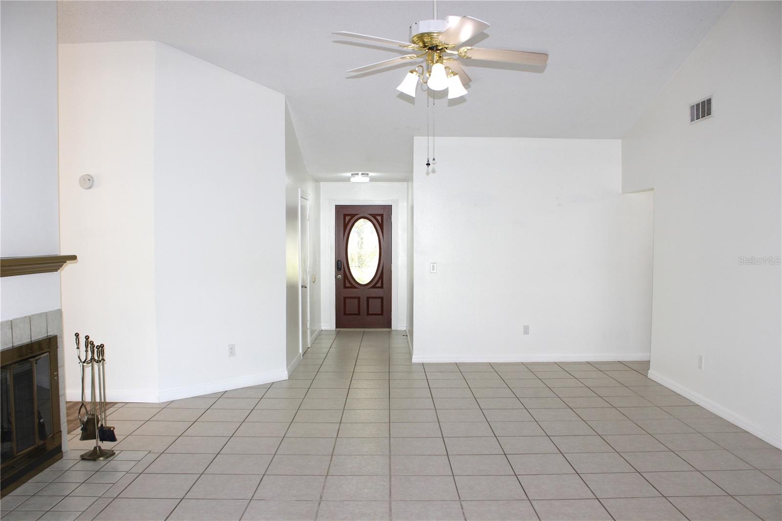 1913 Firethorn Ct Property Photo 13