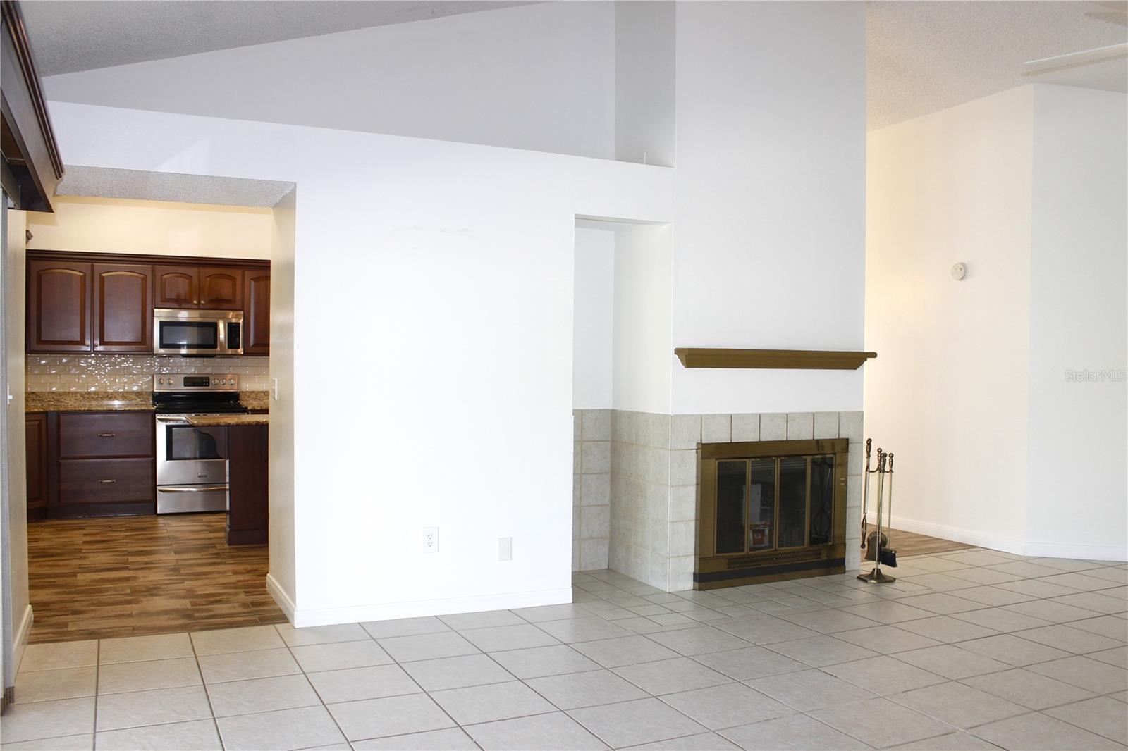 1913 Firethorn Ct Property Photo 14