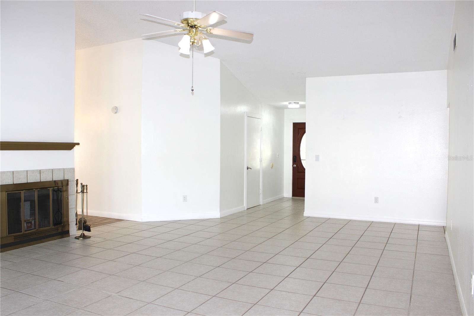 1913 Firethorn Ct Property Photo 15