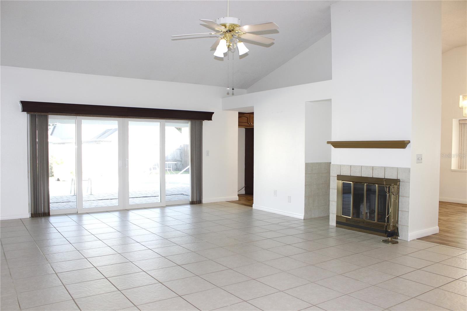 1913 Firethorn Ct Property Photo 16