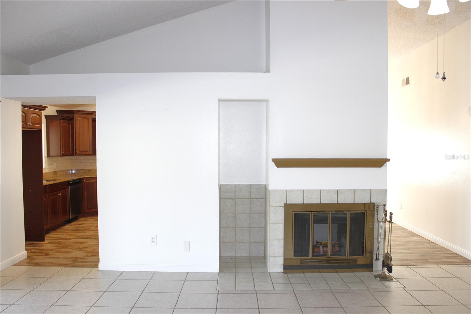 1913 Firethorn Ct Property Photo 17