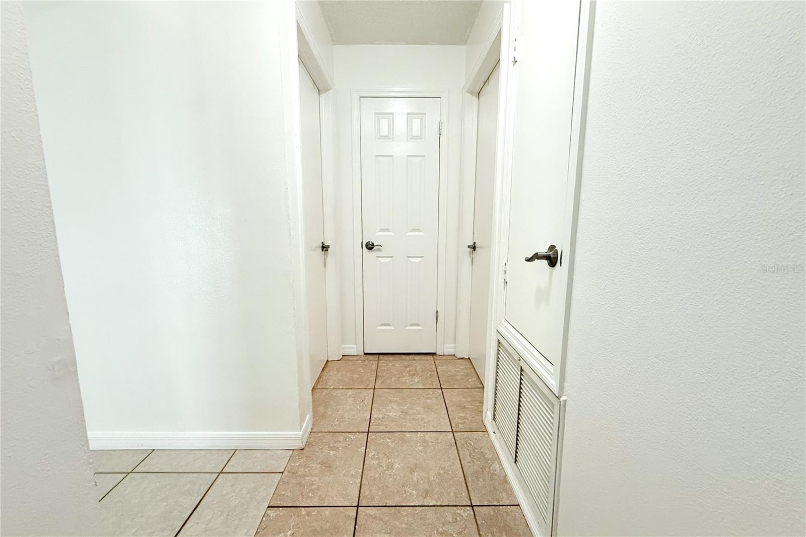 1913 Firethorn Ct Property Photo 41