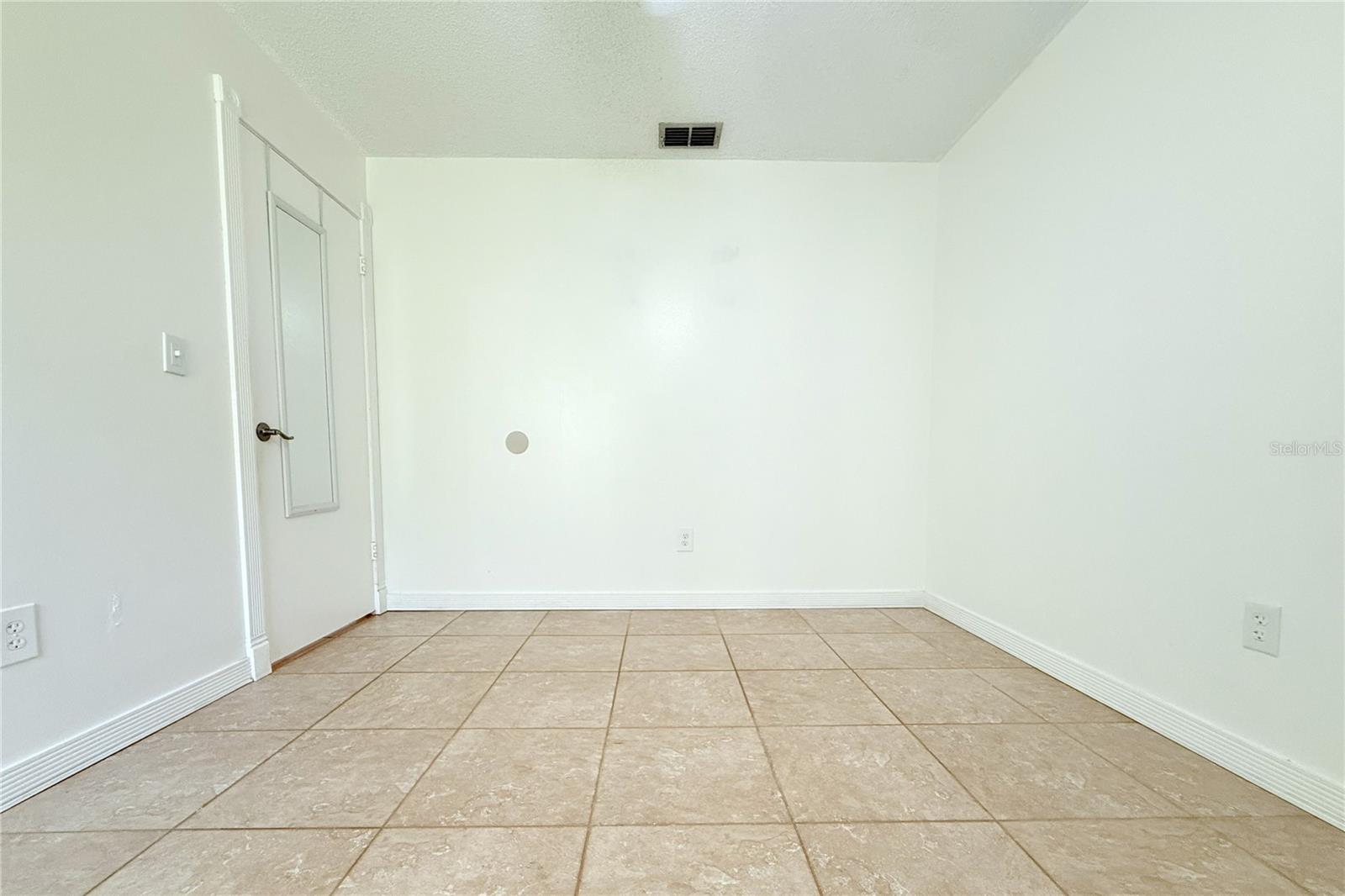 1913 Firethorn Ct Property Photo 42