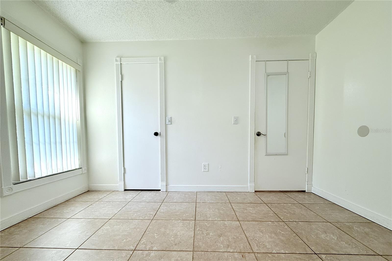 1913 Firethorn Ct Property Photo 43