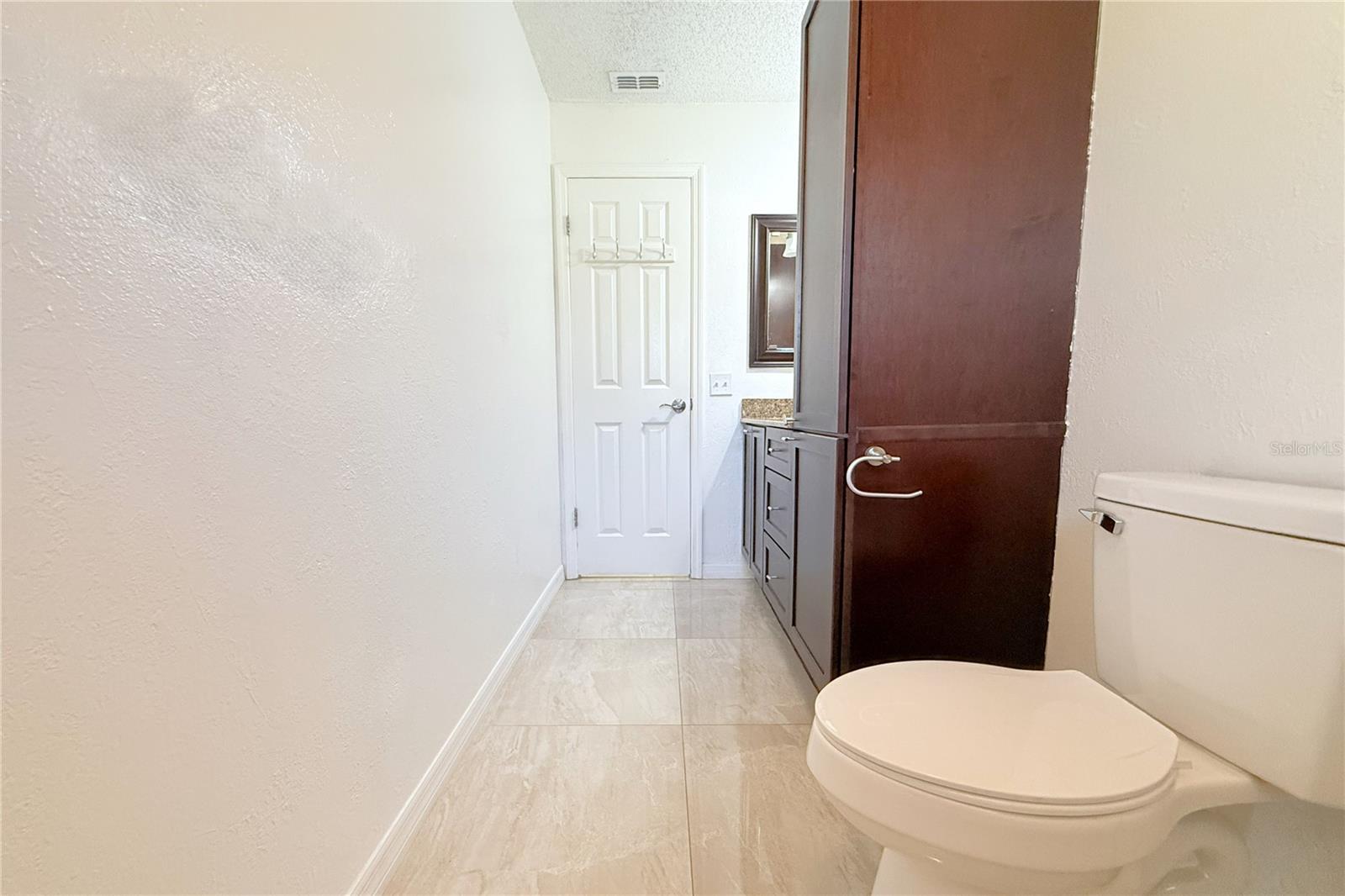 1913 Firethorn Ct Property Photo 49