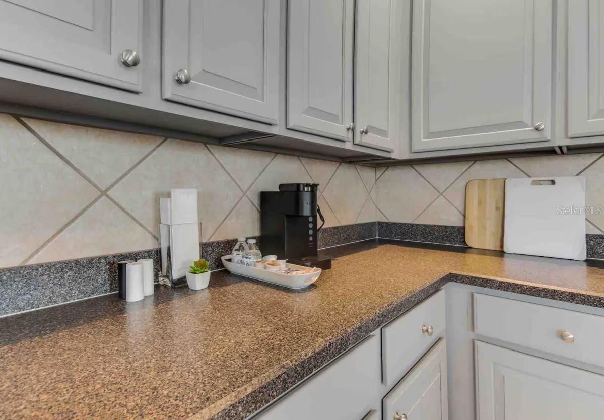 943 Corvina Dr Property Photo 13