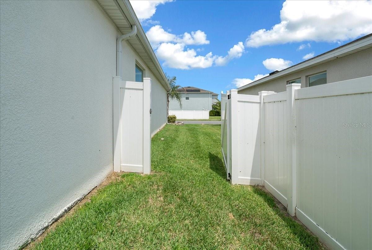8068 Sw 59th Ter Property Photo 48