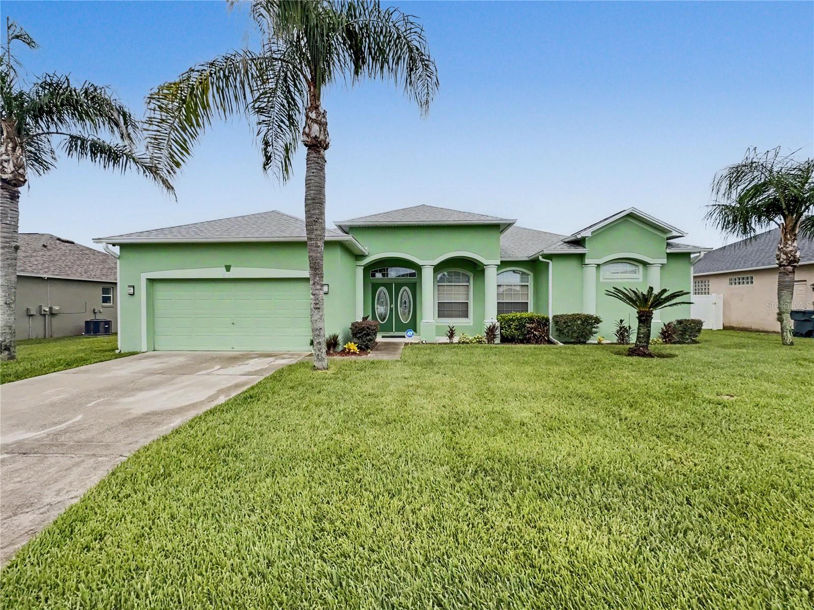 8155 WOODVINE CIR Property Photo 1