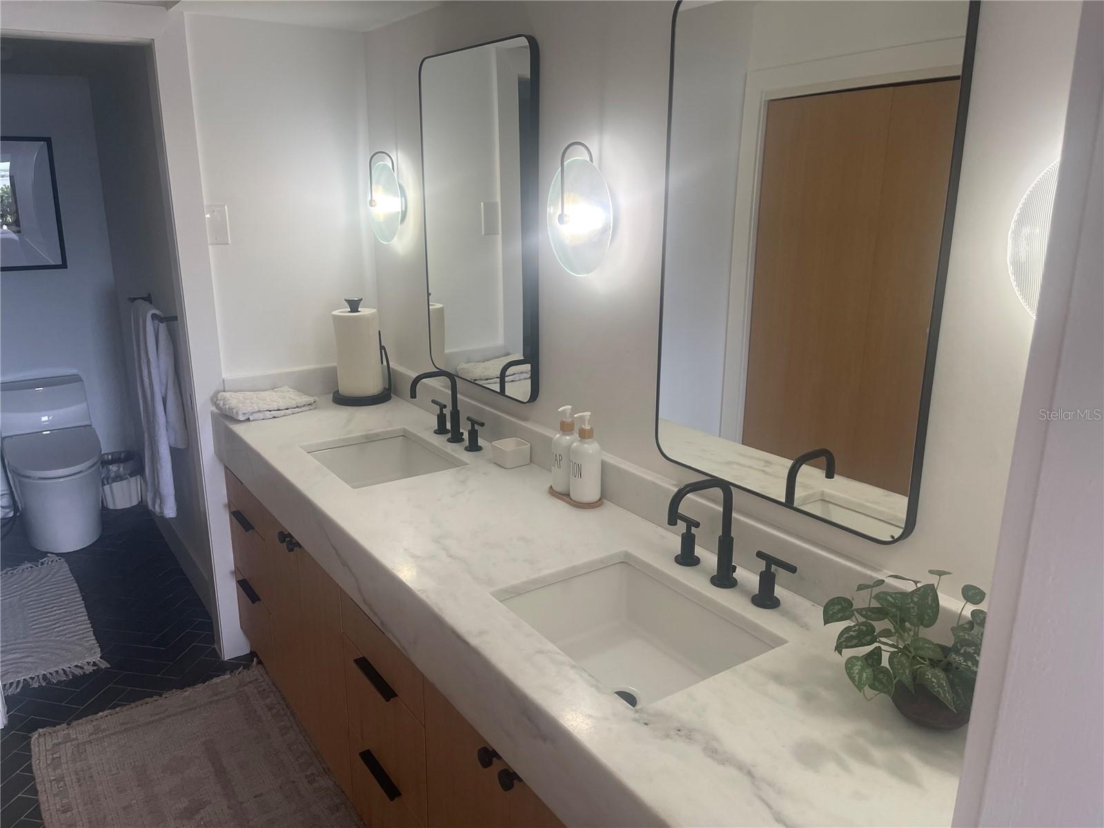 2 Adalia Ave #302 Property Photo 12