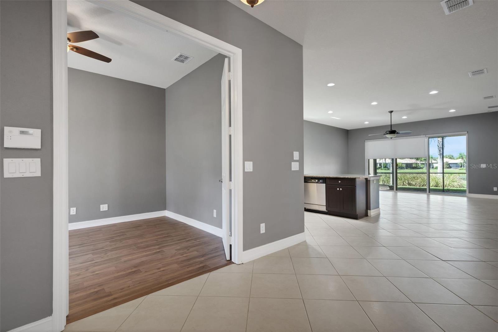 15841 Cobble Mill Dr Property Photo 3