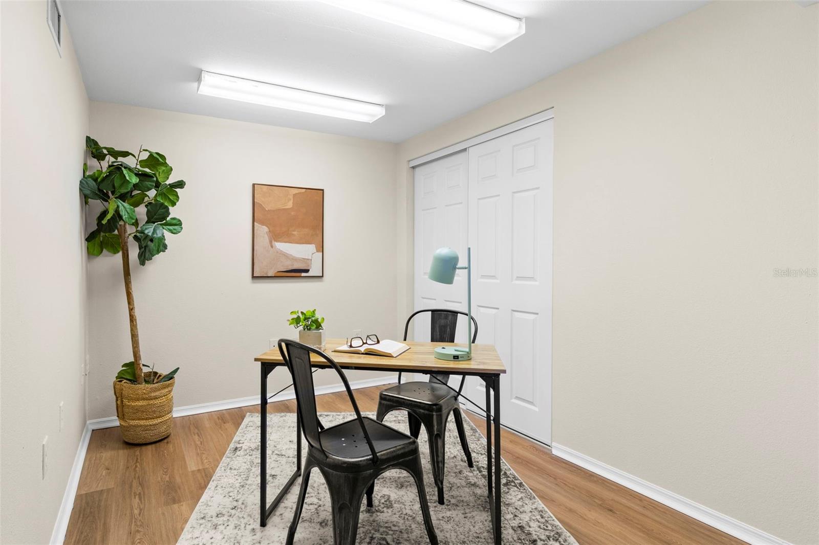 TB8533420 Property Photo 16