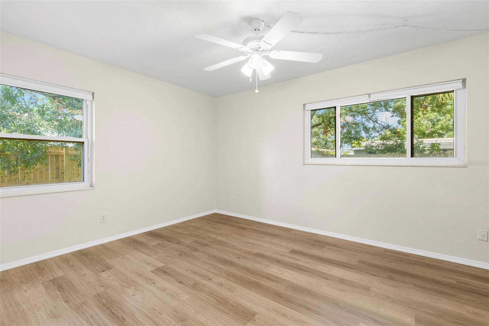 TB8533420 Property Photo 25
