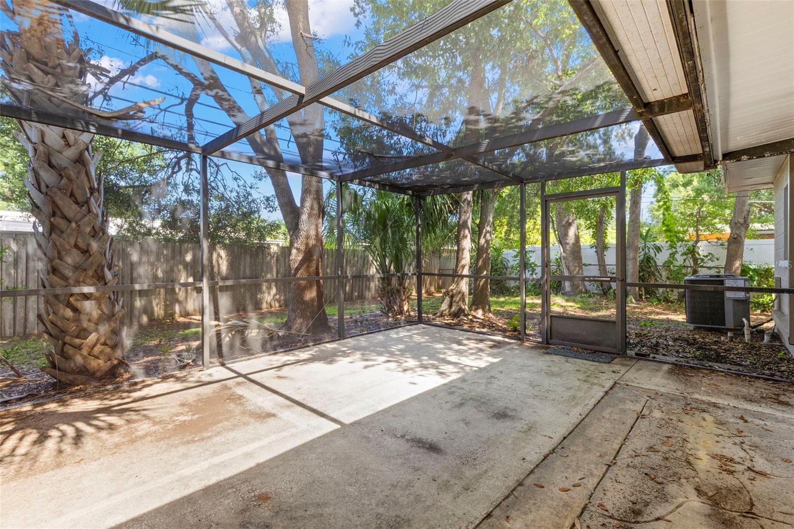 TB8533420 Property Photo 27