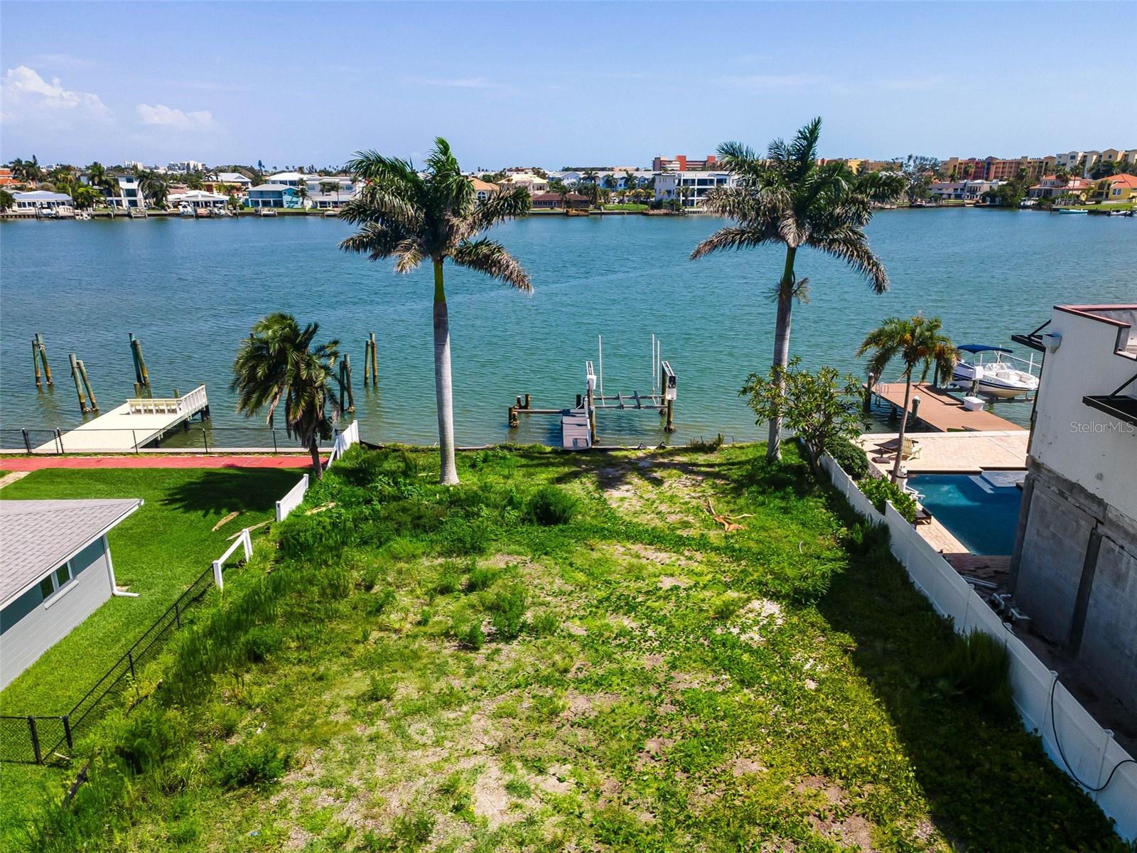 17043 Dolphin Dr Property Photo 1