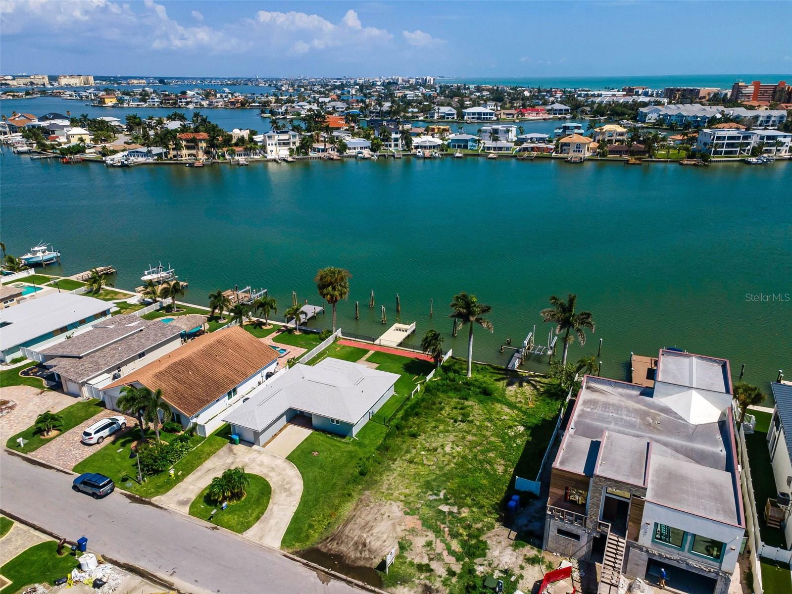 17043 Dolphin Dr Property Photo 3