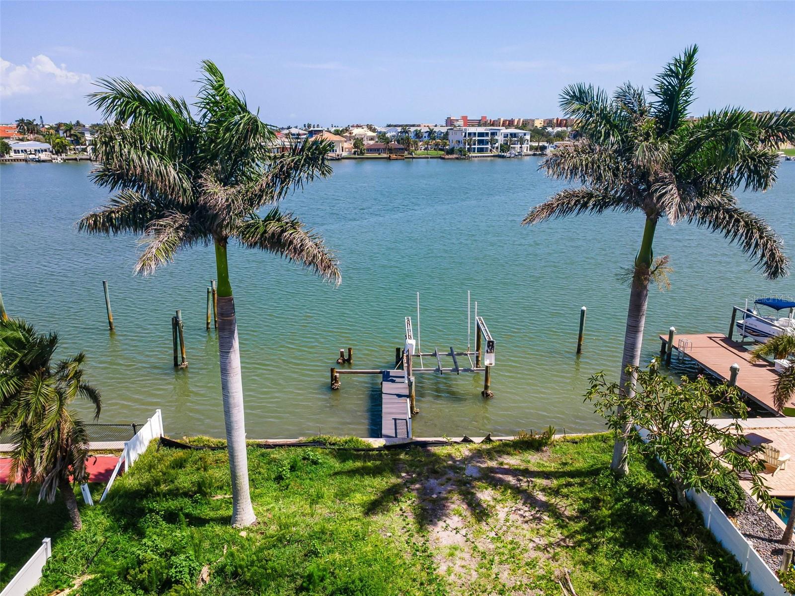 17043 Dolphin Dr Property Photo 5