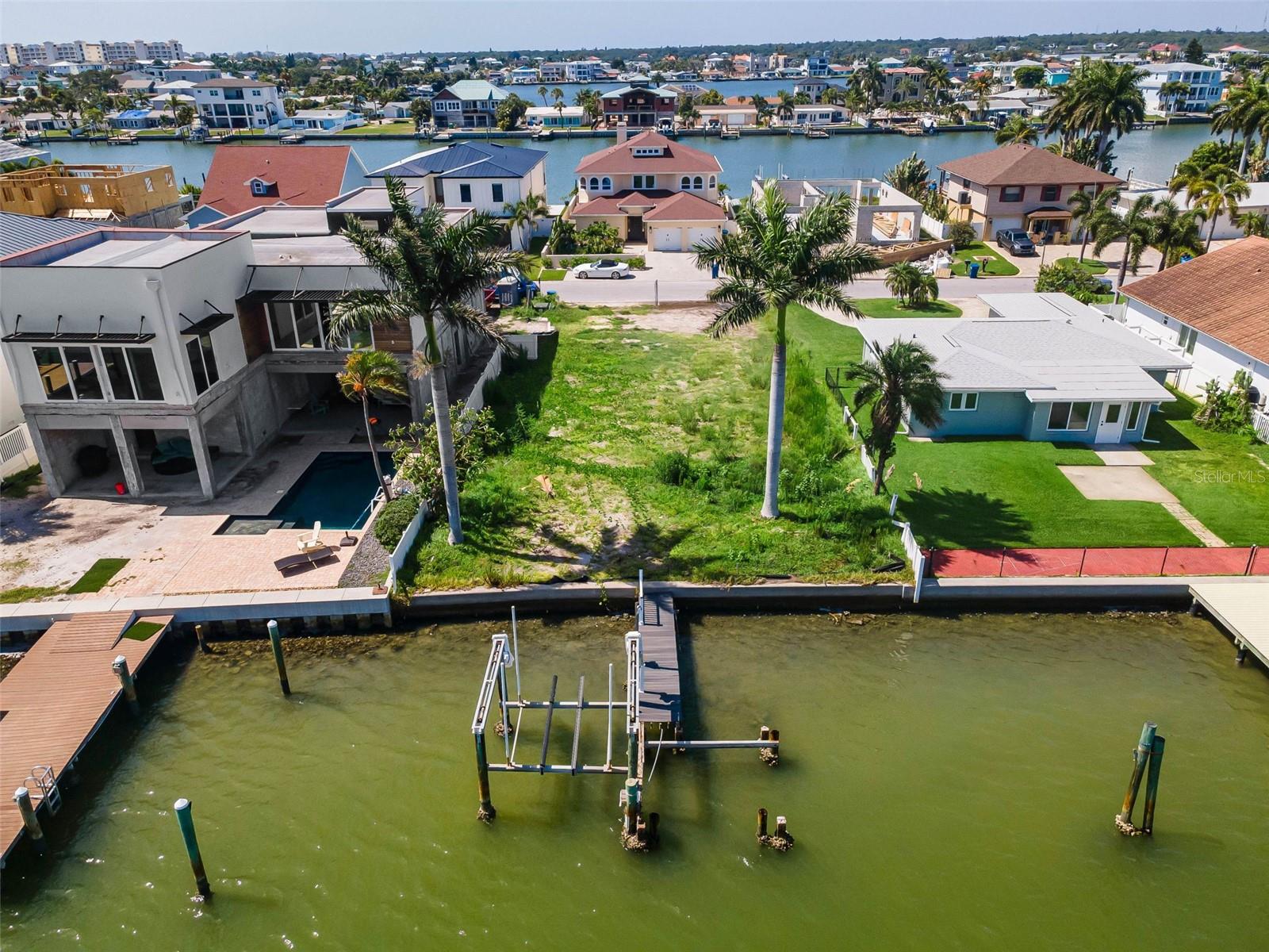 17043 Dolphin Dr Property Photo 6