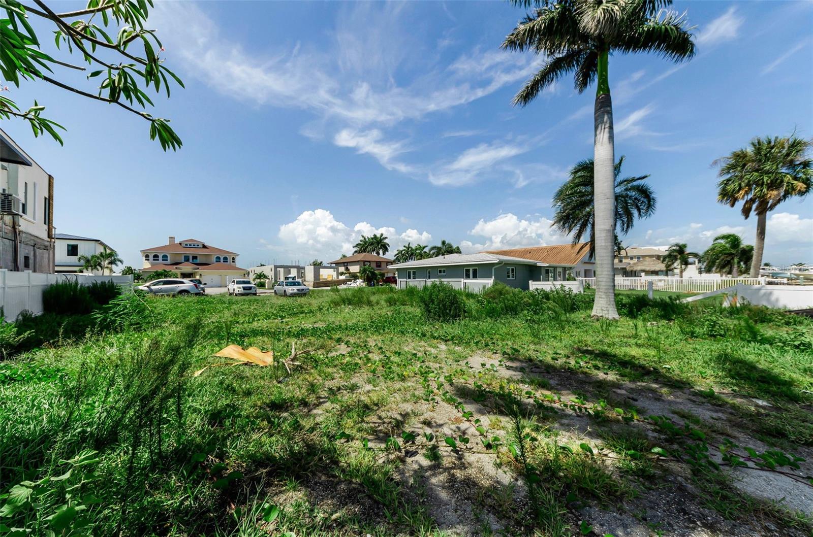 17043 Dolphin Dr Property Photo 9