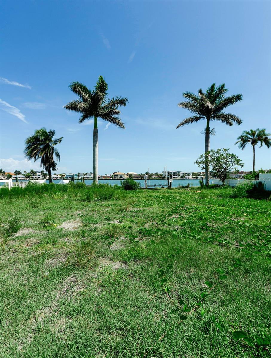 17043 Dolphin Dr Property Photo 16