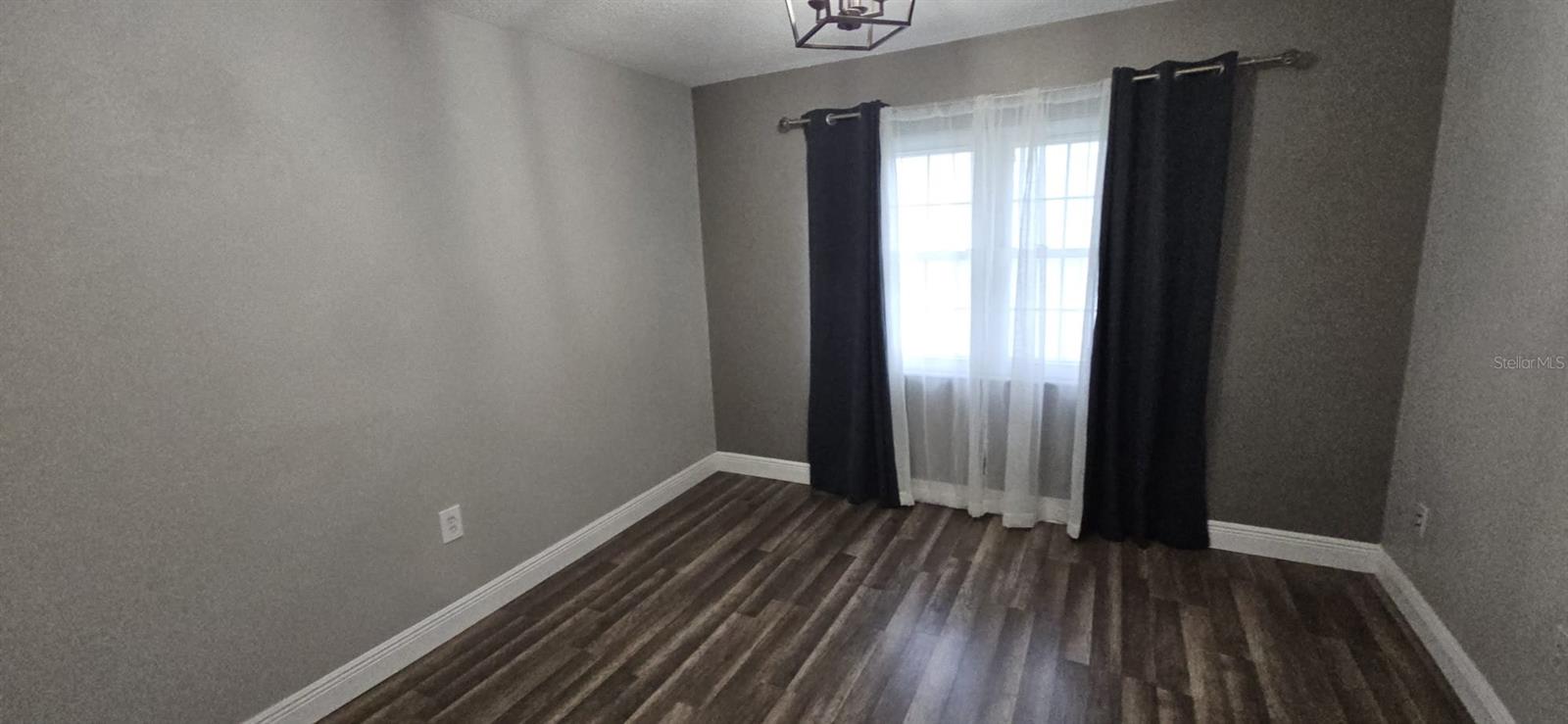 2055 Dodge St Property Photo 11