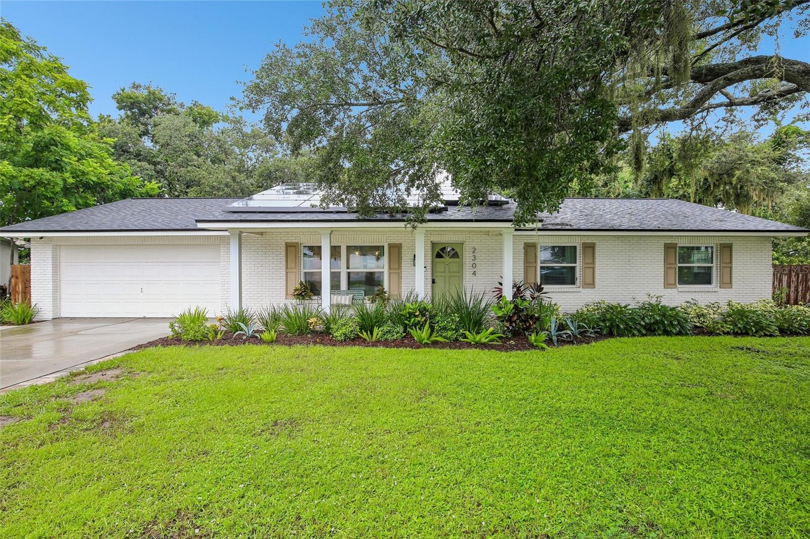2304 MEDFORD LN